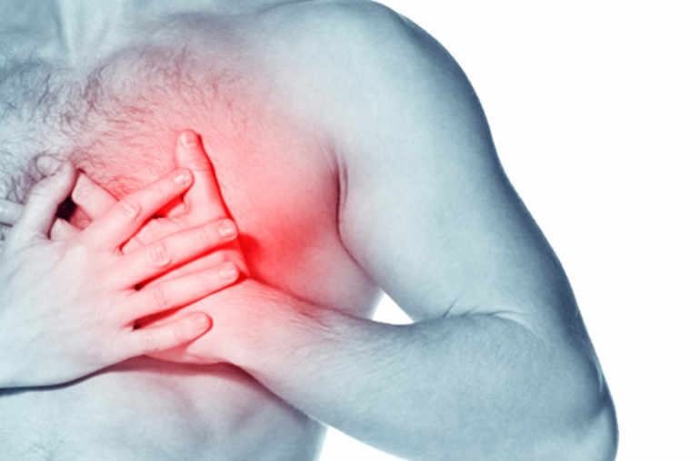 douleur dans la poitrine gallerylarge Découvrez ces symptômes de maladies cardiaques !
