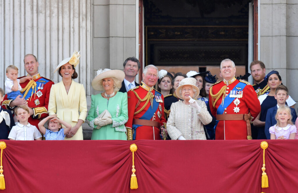 royalfamily scaled 1 21 théories de conspirations royales absolument incroyables !