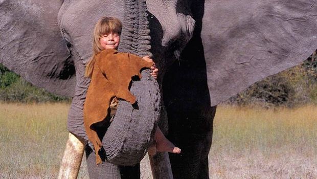 Tippi Degre Mowgli 620x350 1 Une mère élève sa fille dans un cadre sauvage, découvrez ce qui s’est produit 20 ans plus tard