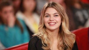 en couple Florian Instagram Le compositeur français les réseaux sociaux Louane Emera Louane est en couple Paris Match Stromae The Voice
