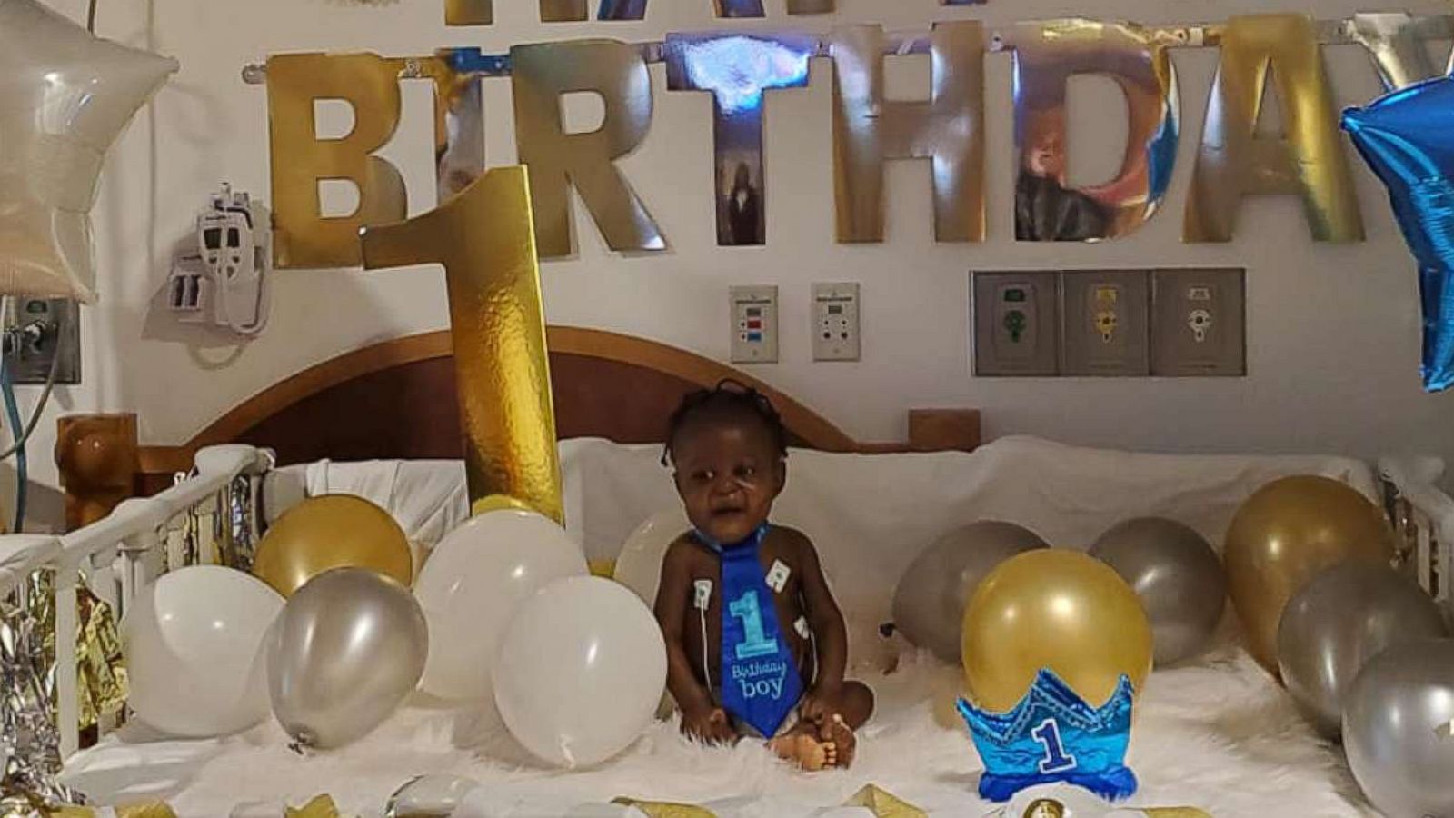 transplant1 ht ml 210115 1610718708625 hpMain 16x9 1600 1 Ce bébé célèbre son 1e anniversaire après avoir survécu au Covid-19 et fait une greffe foie