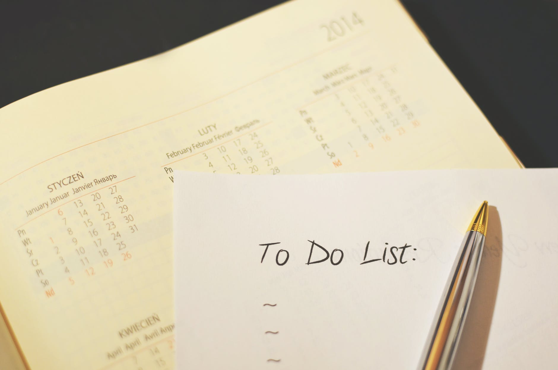 pen calendar to do checklist 9 astuces pour devenir plus productif !