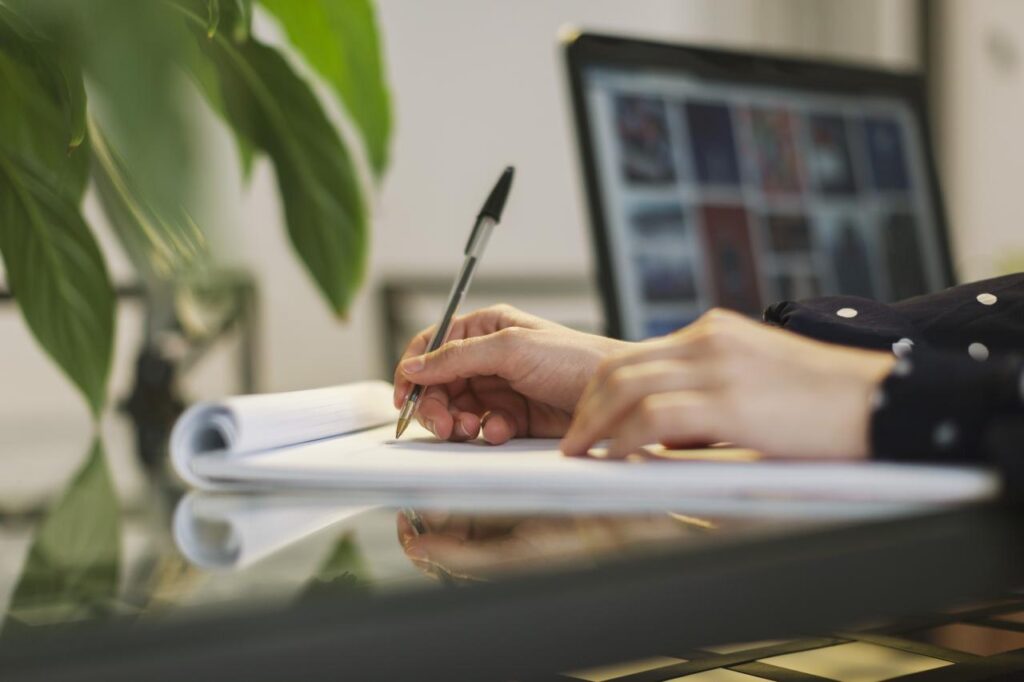 A Quoi Sert Le Trou Dans Le Stylo Bic À quoi sert le trou dans le bouchon du stylo Bic ? – Page 3 – Être Heureux