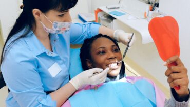 Se débarrasser de la plaque dentaire : 6 méthodes naturelles