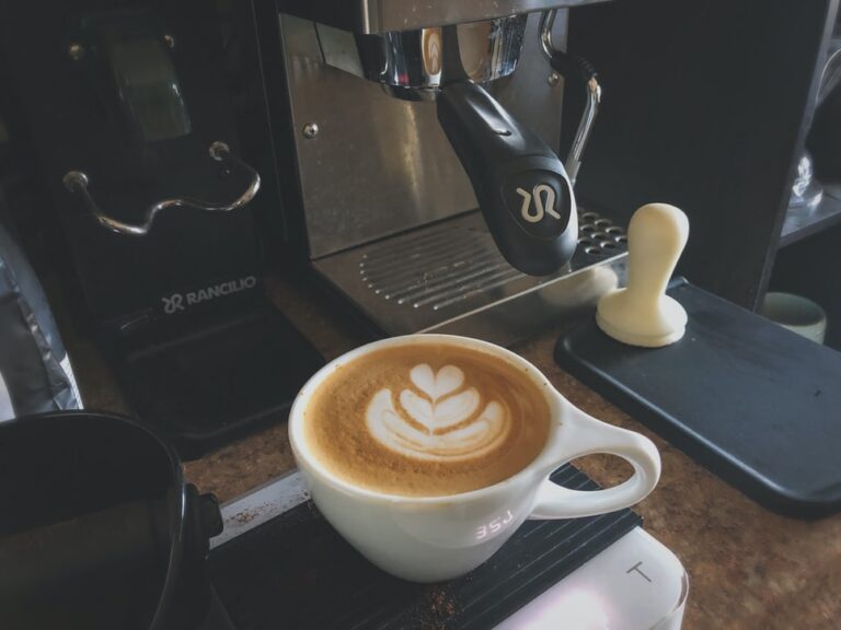 5 signes qui indiquent que vous buvez trop de cafe 5