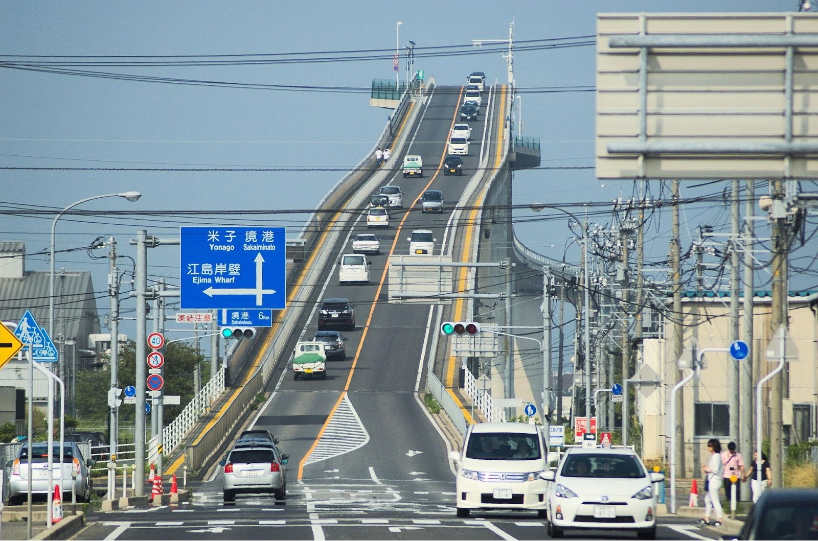 un pont au Japon 2 Non, ce n'est pas ce que vous croyez ! C'est un pont au Japon…