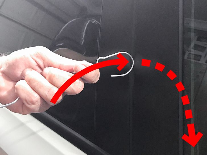 8 methodes qui peuvent vous aider a ouvrir votre voiture si vous avez enferme vos cles a linterieur 2 8 méthodes qui peuvent vous aider à ouvrir votre voiture si vous avez enfermé vos clés à l'intérieur