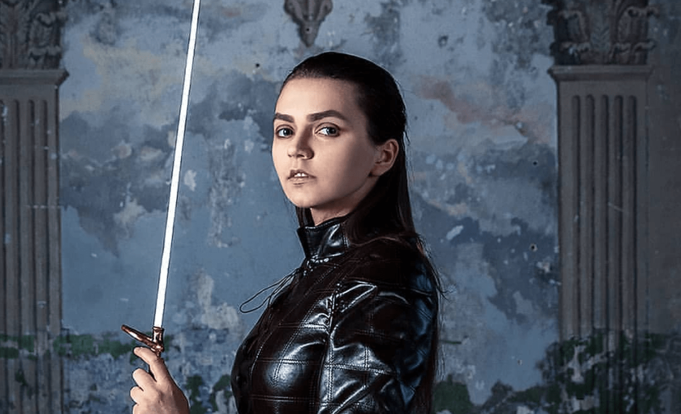 Arya Stark de Game of Thrones Une jeune fille russe incarne des personnages très célèbres