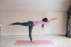 4 poses de yoga très efficaces pour avoir une belle poitrine et prévenir le mal de dos