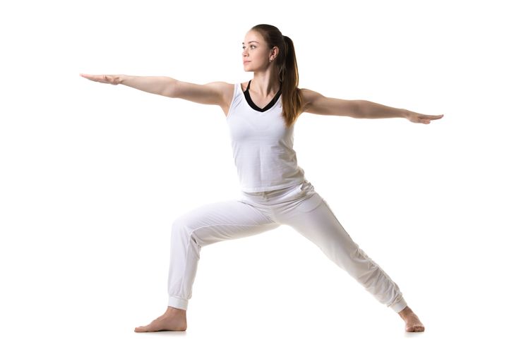 4 poses de yoga tres efficaces pour avoir une belle poitrine et 4 poses de yoga très efficaces pour avoir une belle poitrine et prévenir le mal de dos