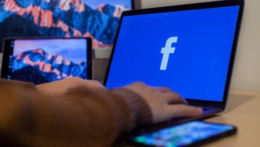 facebook espionnage écran