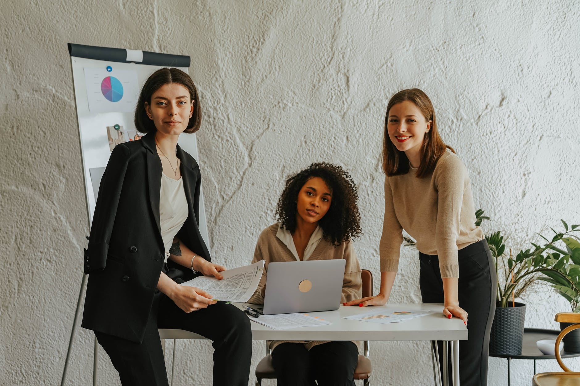 femme indépendante travailleuse