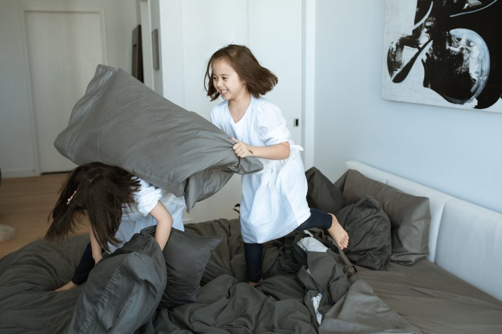 5 méthodes pour gérer les enfants des autres lorsqu’ils causent des problèmes les enfants se chamaillent