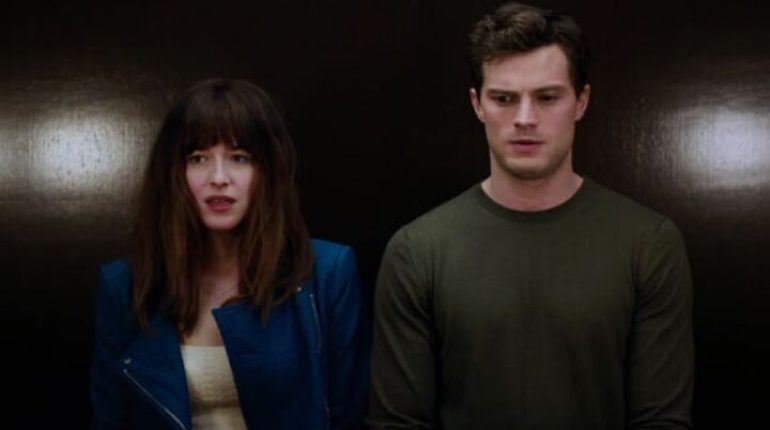 6 explications scientifiques pour justifier l’obsession des femmes par le livre « 50 nuances de Grey » amour amusantes Anastasia Steele BDSM chimiquement Christian Grey Cinquante nuances Cinquante nuances de Grey Dardashti excitantes fascinés chimiquement Grey et Steele les qualités de Grey littéraire Niloo Dardashti paradoxaux Pop préliminaires premier amour ravive réfléchies revivre roman séduisant sentiments Shades tension sexuelle Twilight un homme vraie vie