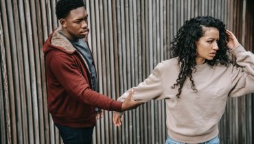 6 comportements blessants qui montrent que votre partenaire vous aime