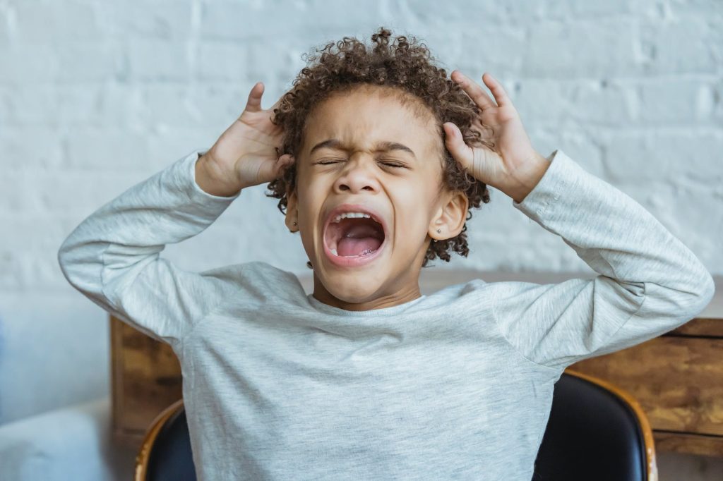 Les raisons pour lesquelles vos enfants crient et comment y faire face ? Les parents sont forcément confrontés aux cris
