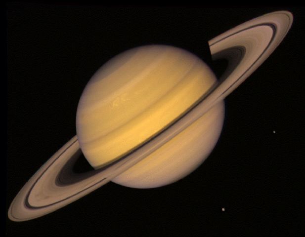 A quelle distance du soleil se trouve Saturne