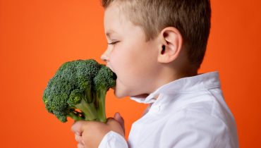 Voici comment convaincre votre enfant de manger des légumes