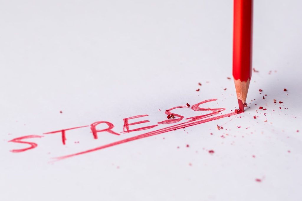 Les signes que vous subissez un stress constant sans vous en rendre compte stress