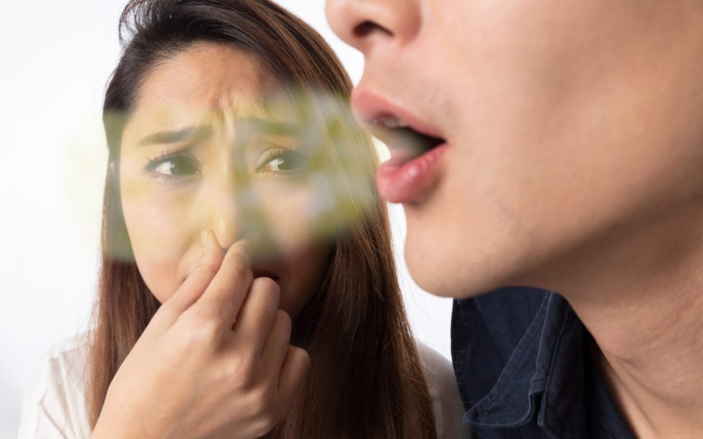 8 astuces pour savoir si vous avez une mauvaise haleine savoir si vous avez une mauvaise haleine