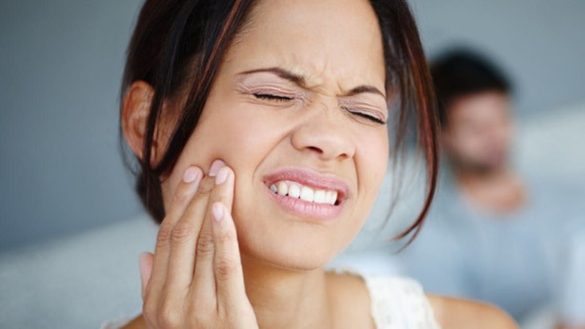 Les causes moins courantes de douleurs à la mâchoire