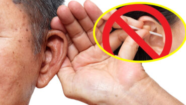 accordez à vos oreilles le temps de récupérer adultes affecter temporairement votre audition analgésiques anti-inflammatoire aucun moyen d'inverser une perte auditive Choisir le mauvais type d'exercice compresses froides ou chaudes conforme ou inférieur aux recommandations en matière de décibels coussin chauffant d'appareils auditifs dégager les oreilles avant l'entraînement Dormez sans exercer Écouter de la musique à fond Écouteurs en contact avec des bruits forts enfants enfants malades éviter d'endommager vos tympans exerce une pression sur votre oreille Faites une pause de 5 à 10 minutes gant de toilette doux pour nettoyer et sécher vos oreilles gingembre gouttes chaudes gouttes homéopathiques habitudes qui risquent d’endommager votre audition Huile d'olive infection L'ail l'eau pénètre dans le tube de l'oreille interne l'oreille la suite d'allergies la zone proche du canal auditif le dessus de l'oreille le gonflement et l'écoulement de la zone infectée Le peroxyde les douleurs aux oreilles les douleurs d'oreille Les façons dont vous pouvez nuire à votre audition les implants cochléaires les oreilles Les piercings Les problèmes liés à l'audition les prothèses auditives massage Ne pas donner à vos oreilles le temps de récupérer Ne pas garder vos oreilles sèches nuire à votre audition percer vos tympans peroxyde prévenir les otites problèmes à long terme ramollissement du cérumen naturel remèdes remèdes maison Se faire percer les oreilles Soulever des poids lourds surveillance trompes d'Eustache une perte d'audition Utiliser des cotons-tiges vous faites usage de coton-tiges trop souvent vous perdez votre audition 