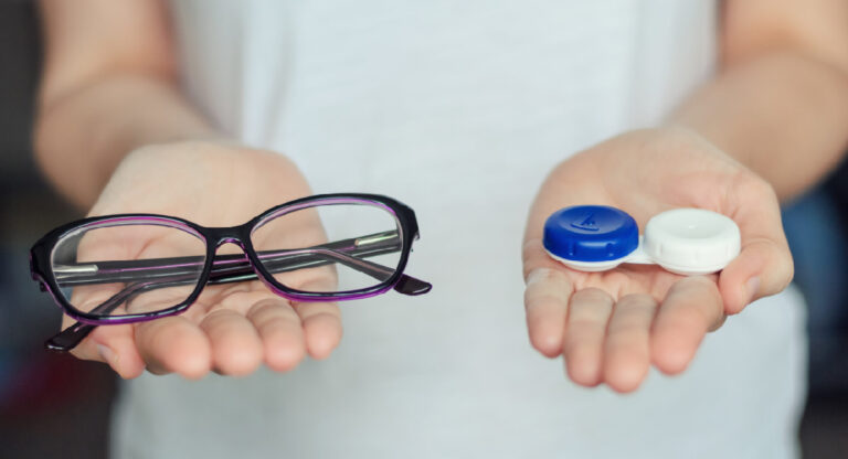 les lunettes ou les lentilles sont-elles meilleures pour vos yeux