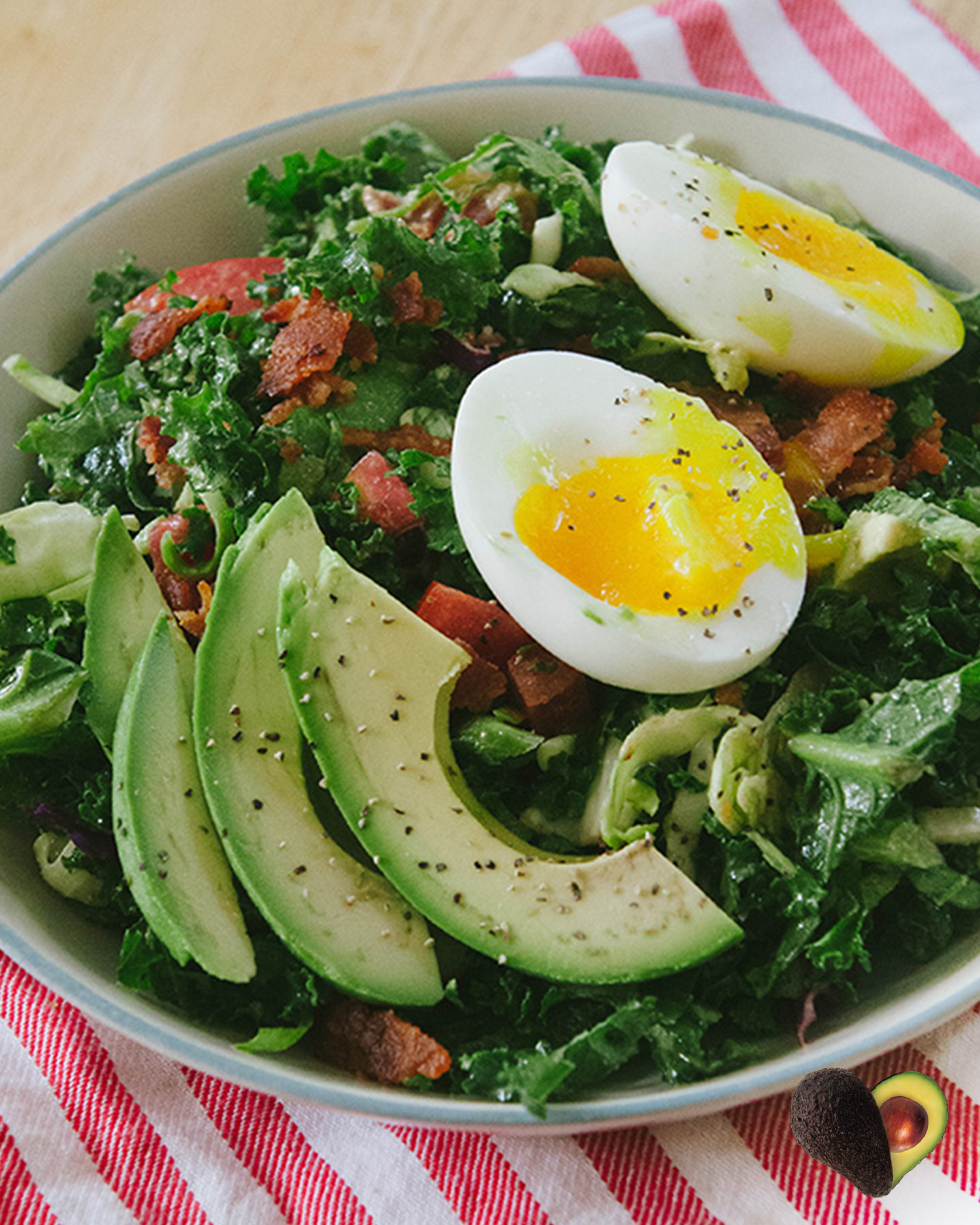 Salade aux œufs bouillis et à l'avocat